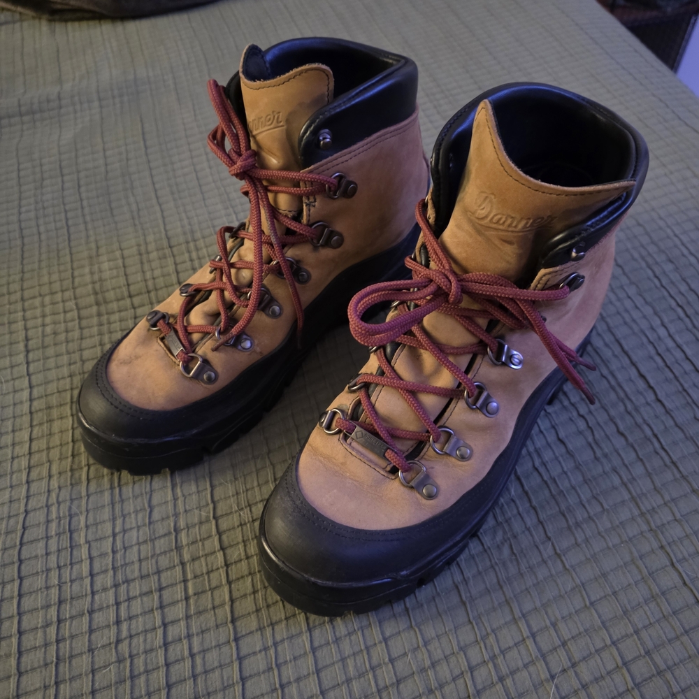 Danner Men's Crater Rim 6" Hiking Boots - Picture 2 of 8